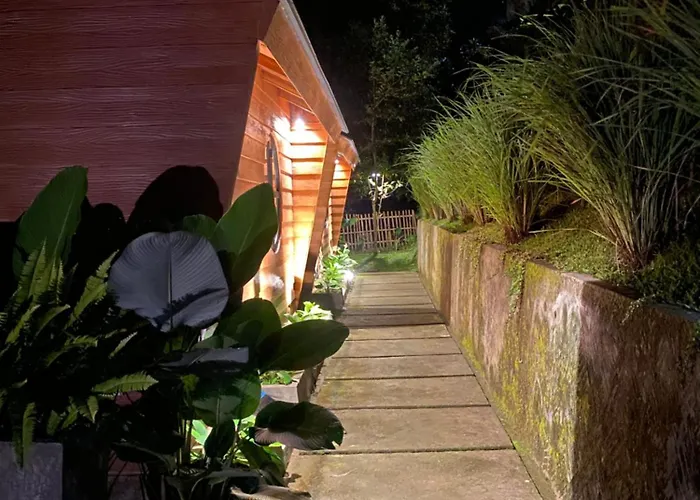 Clovehigh And Parque de Campismo Munduk